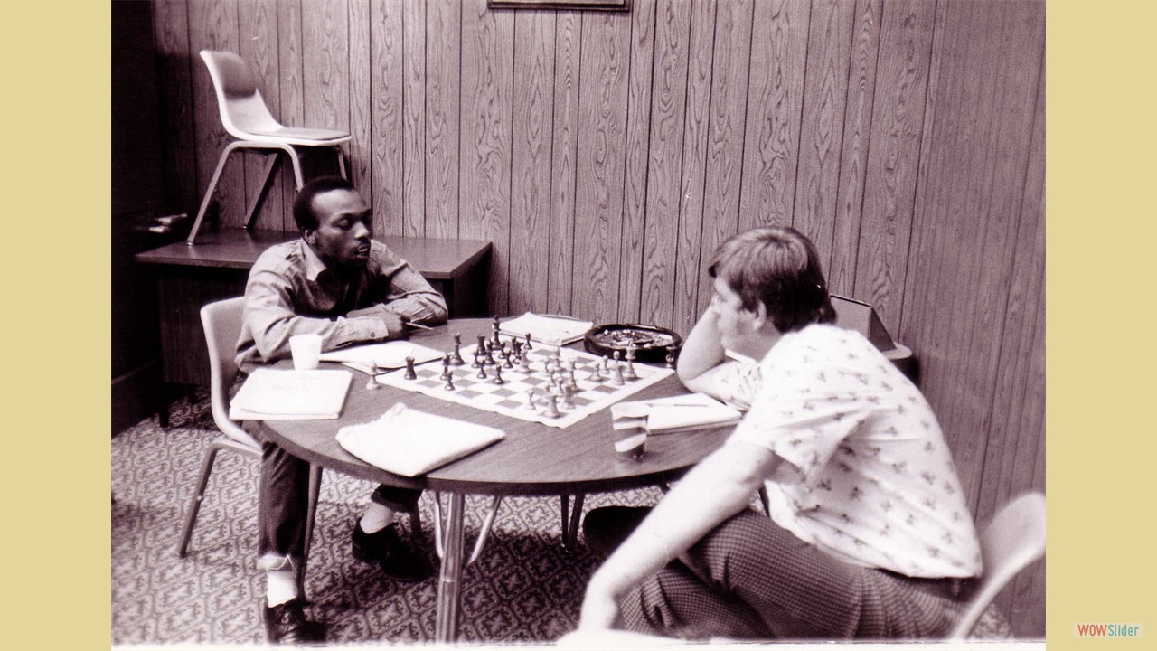 Bob with inmate at the Pendleton Reformatory chess club